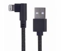 Zbliżenie na kątowe złącze 8-pin 90° kabla Cablexpert CC-USB2-AMLML-0.2M