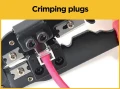 Wtyk Cablexpert PLUG6SP/10 podczas przygotowywania ekranowanego przewodu LAN