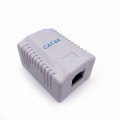 Szczegół obudowy ekranowanego gniazda natynkowego Cablexpert RJ45 kat. 6A